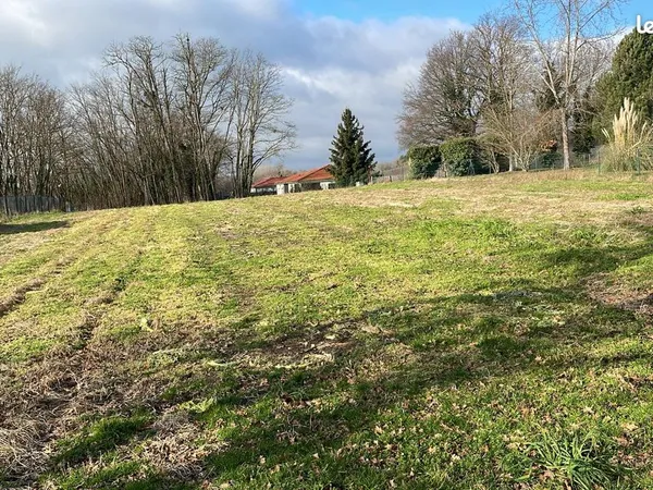 Terrain constructible de 1 219 m2