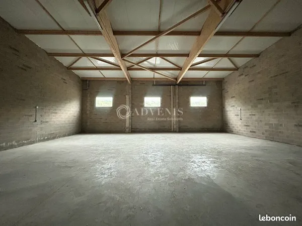 Local d'activité 320 m²