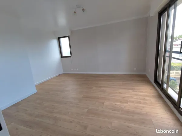 A louer studio 32m² residence standing + parking
