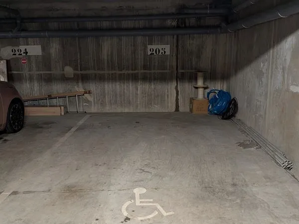 Place de parking sous terrain 15 m2