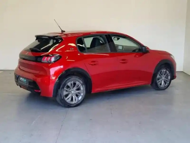 Peugeot 208 e- 136ch allure — photo 2