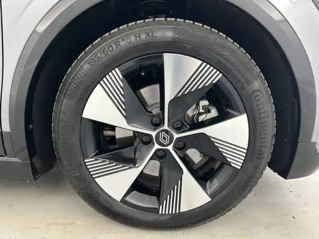 Renault Megane e-tech ev40 130ch standard charge — photo 47