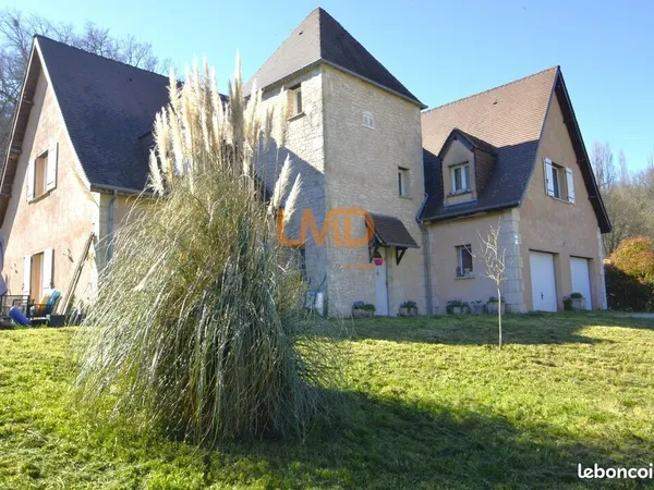 Maison 8 pièces 258 m²