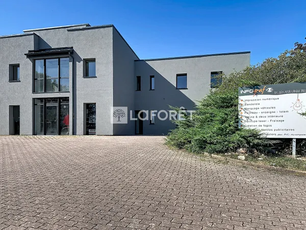 Local commercial 549 m²
