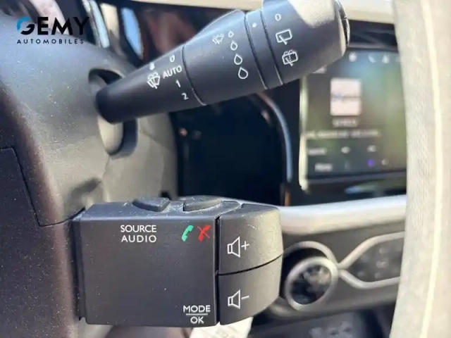 Renault Twingo iii e-tech — photo 16