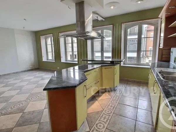 Appartement 6 pièces 196 m²