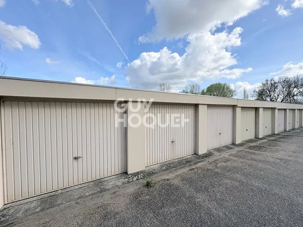 Garage / Box à Saint-Aubin-lès-Elbeuf - 76410