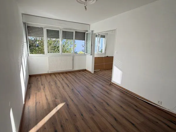 🏡 à louer - appartement 4 pièces de 74 m² - 3 chambres - entièrement rénové
