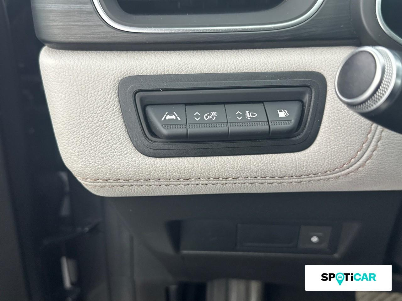 Renault Captur 1.6 e-tech hybride rechargeable 160ch initiale par — photo 18