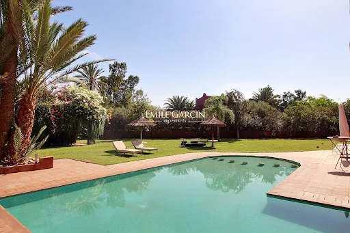 Villa 7 pièces 300 m²