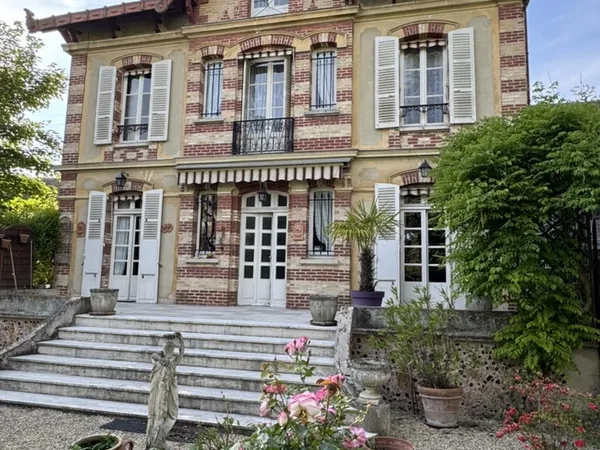 Maison 10 pièces 192 m²