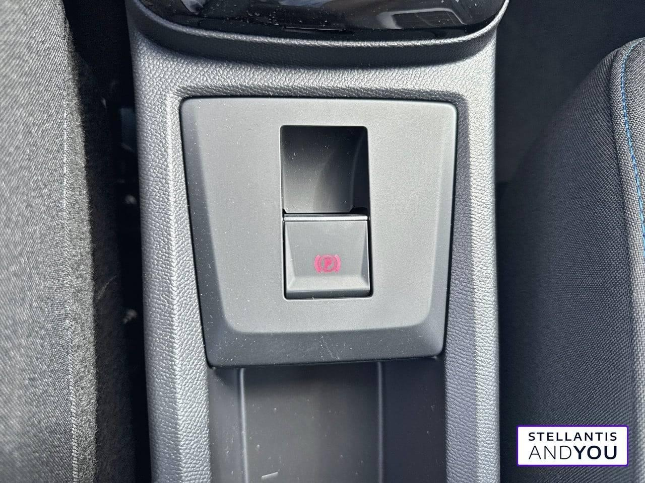 Citroën C3 hybride 110 ch automatique business — photo 16