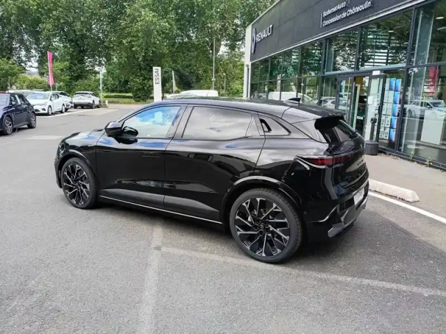 Renault Megane e-tech 220 ch autonomie confort — photo 4