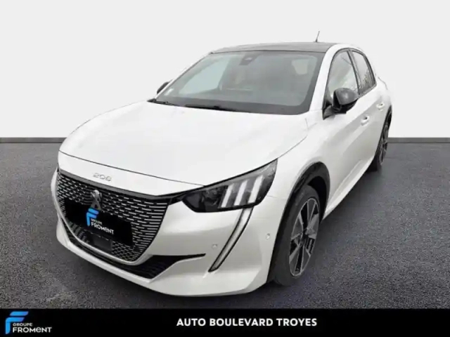 Peugeot 208 e- 136ch gt pack — photo 17
