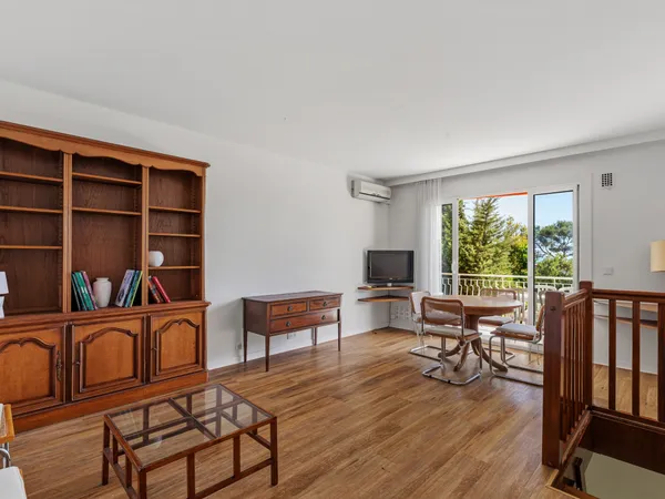 À VENDRE : Appartement duplex - 96,40 m² Loi Carrez - Quartier Broussailles