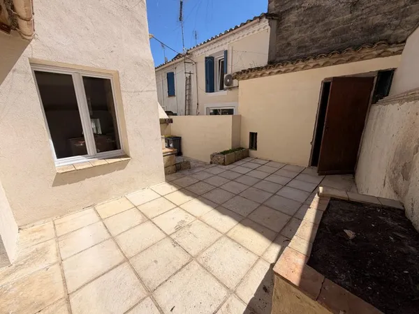 T4 avec grande cour privative à Gallargues le Montueux