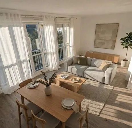 T4 rénové 74 m² - 3 chambres dont 2 avec dressing - Parking & cave