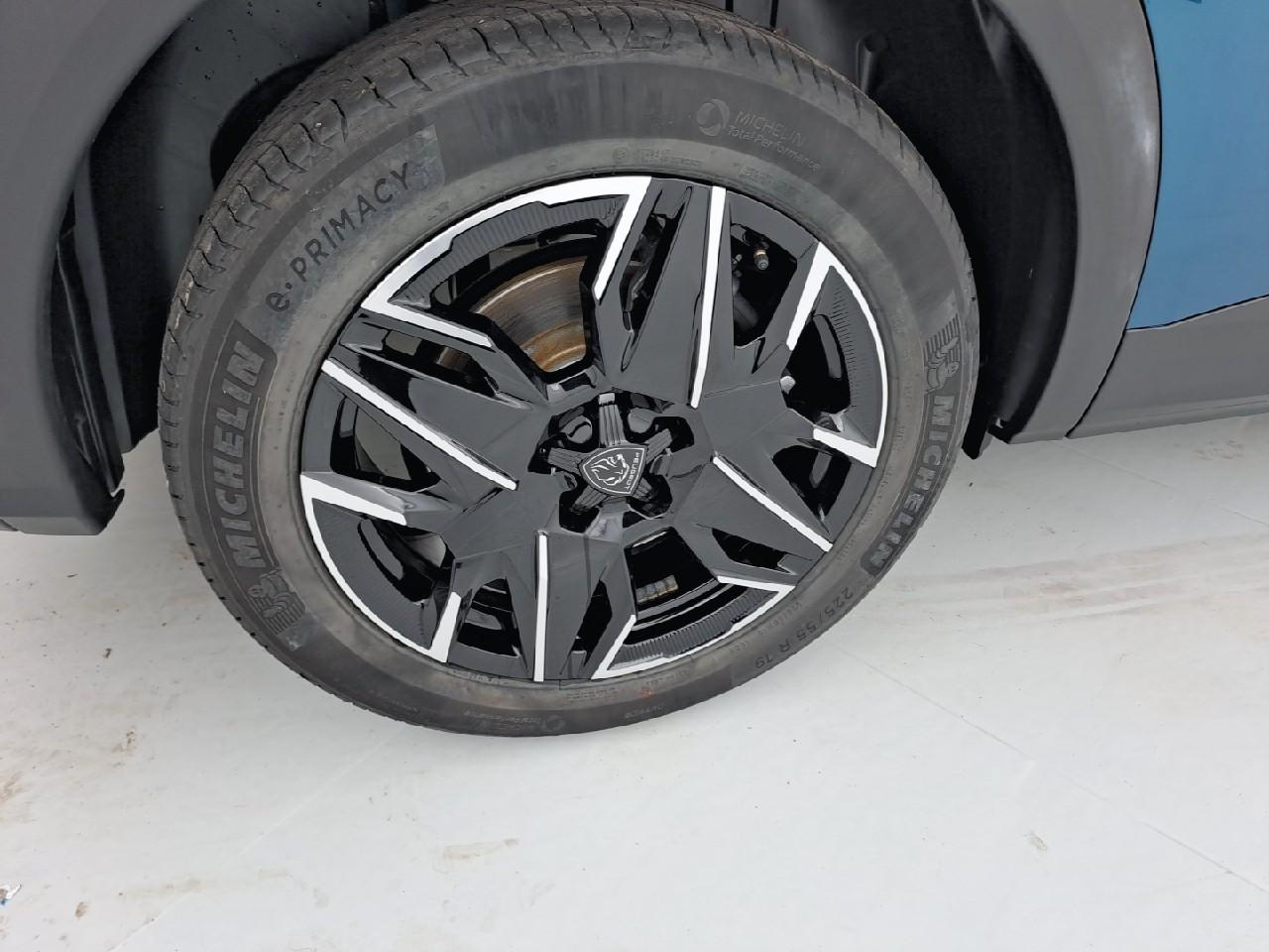 Peugeot 5008 hybrid 145 ch e-dcs6 allure — photo 18