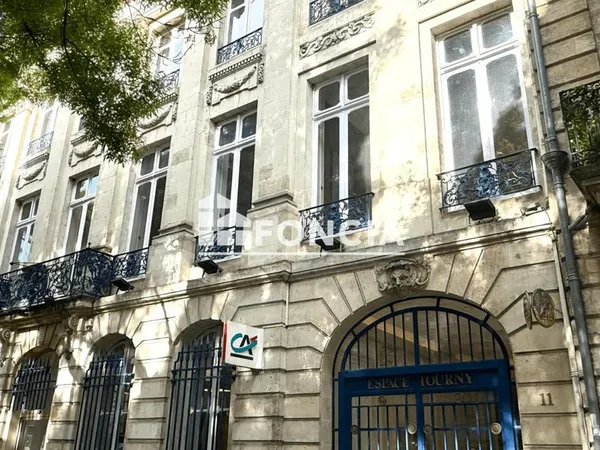 Bureau 200 m²