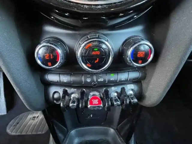 Mini Mini 5 portes cooper 136ch  essential bva7 — photo 10