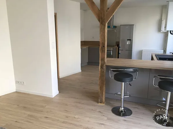 Studio 7 pièces 400 m²