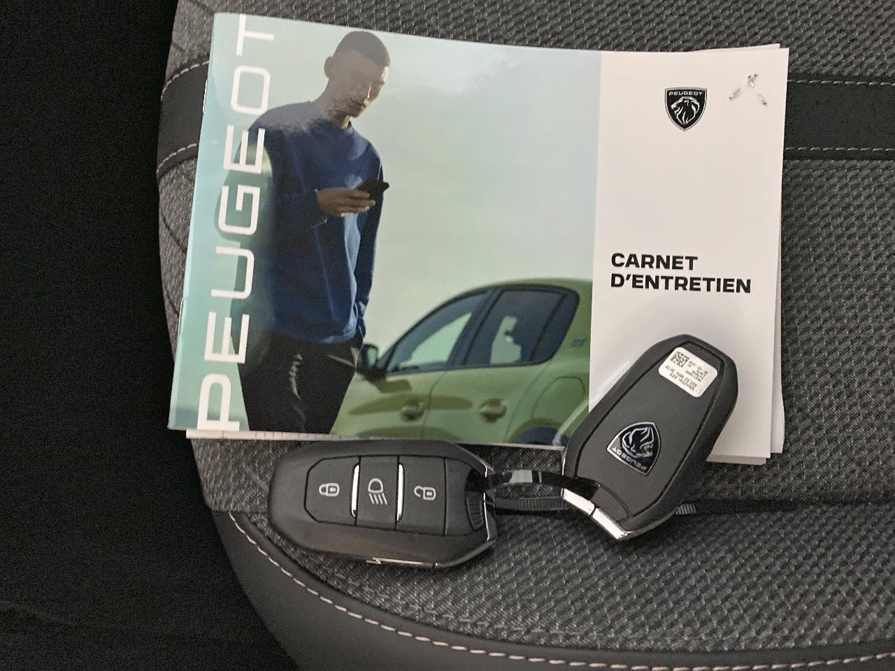 Peugeot 2008 hybrid 145 ch e-dcs6 allure — photo 18