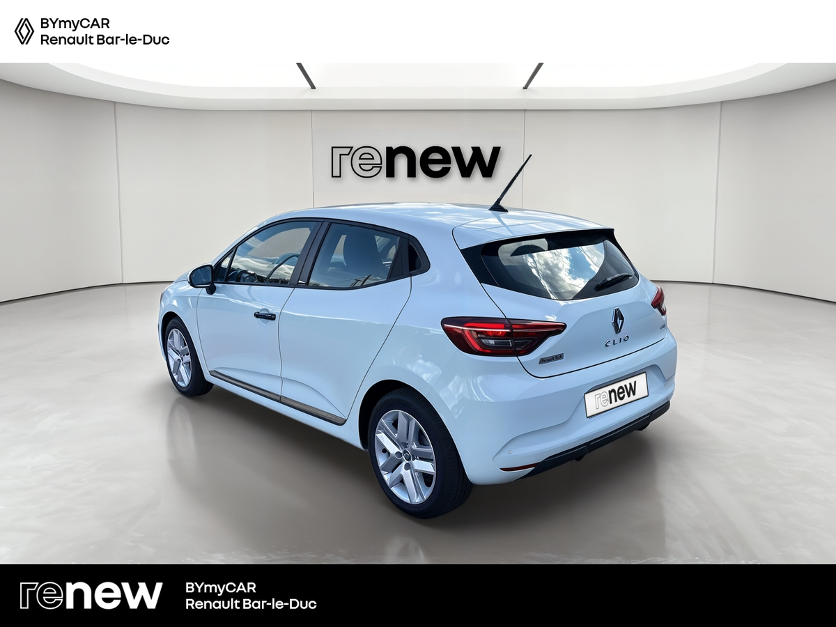 Renault Clio E-Tech 140 - 21 — photo 3