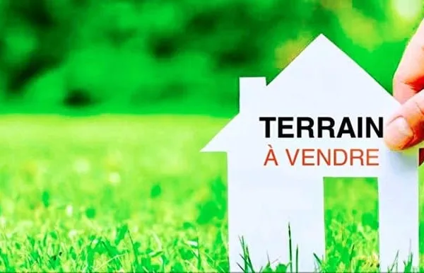 Terrain 606 m²