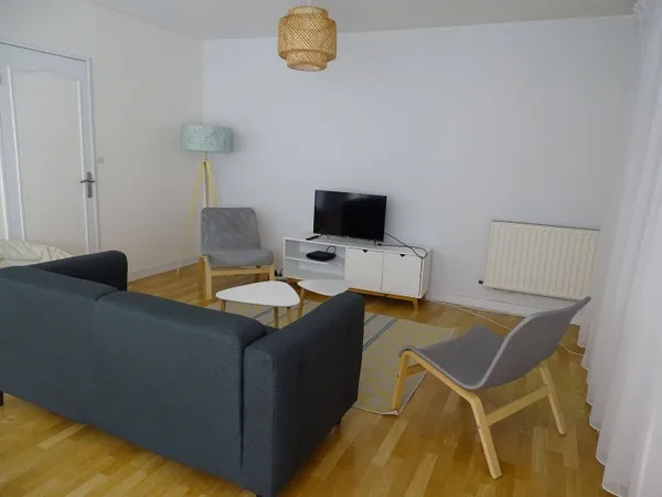 Appartement 4 pièces 12 m²