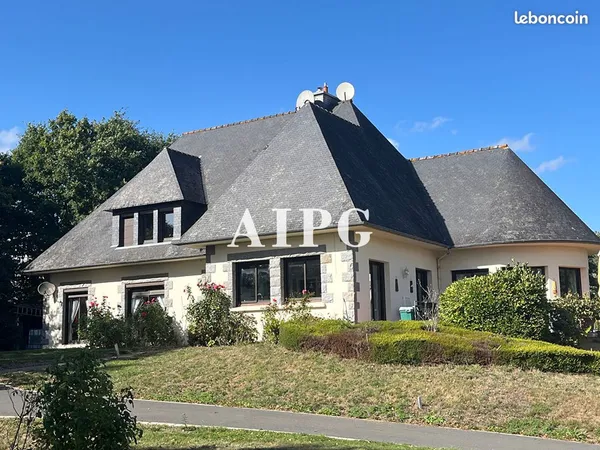 Maison 10 pièces 238 m²