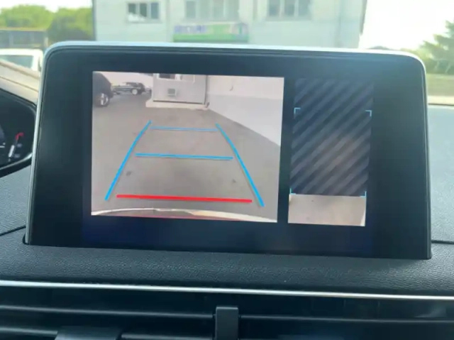 Peugeot 3008 1.2 puretech 130ch crossway s&amp;s eat8 6cv — photo 16