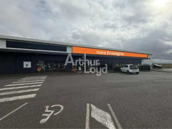 NEUVILLE-DE-POITOU - BUREAUX à louer