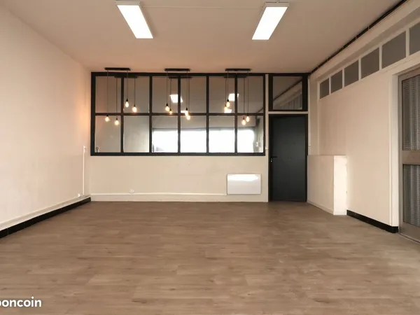 Local d'activité 55m² plein centre