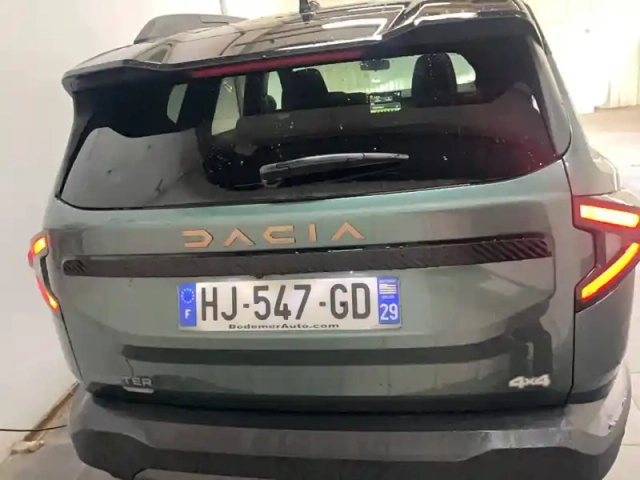 Dacia Bigster hybrid-g 150 4x4 — photo 4