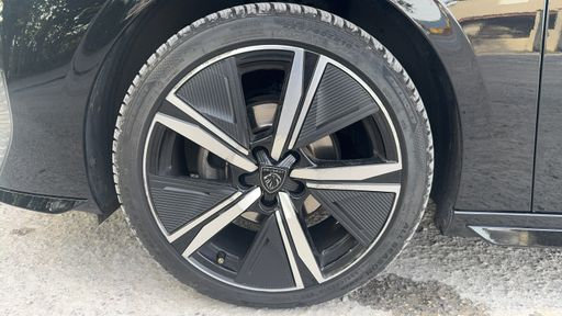 Peugeot 308 1.2 PureTech 130 EAT8 - GT – 2023 – 41992 km – Essence – Boîte Automatique — photo 9