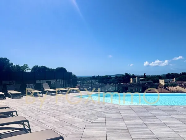 EXCLUSIF ! VILLENEUVE LOUBET - 2 Pièces - Résidence LUXE - Rooftop piscine avec vue mer - parking -c