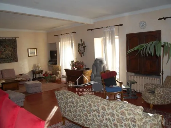 Appartement 6 pièces 222 m²