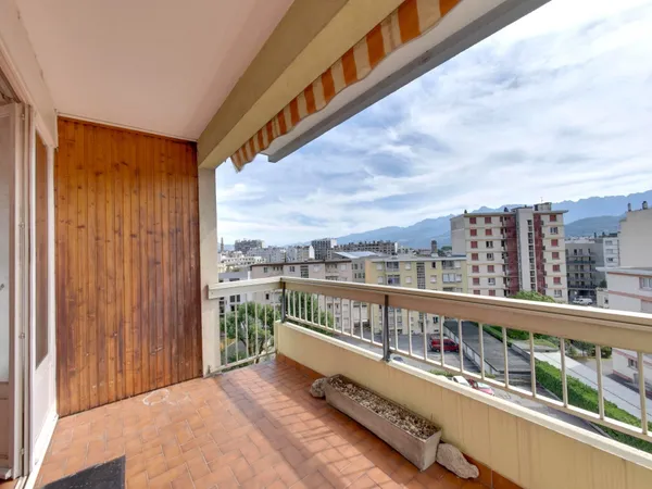 Appartement de type 3 avec terrasse offrant une vue magnifique