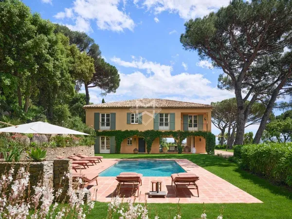 Villa 7 pièces 284 m²