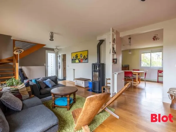 VENTE - EN EXCLUSIVITE CHEZ BLOT - A CHAVAGNE - Maison familiale - 4 chambres