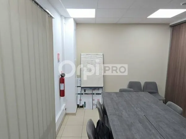 Local 92 m²