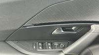 Peugeot 2008 1.2 Hybrid 145ch GT e-DCS6 — photo 16