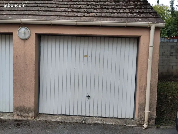 GARAGE/BOX à louer