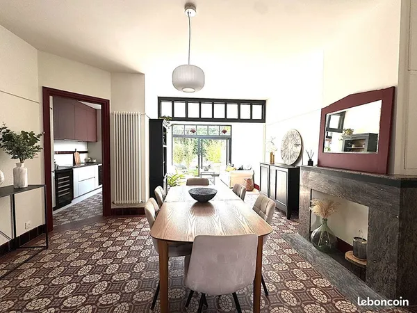 Maison 8 pièces 170 m²