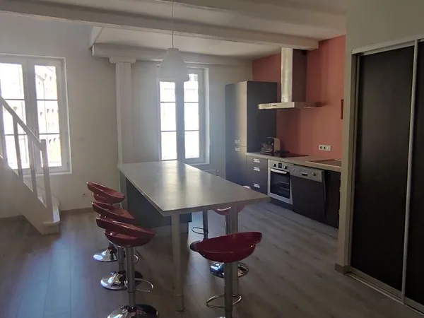 Appartement en duplex meublé