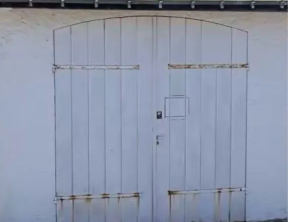 Grand garage à louer