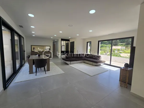 Maison 5 pièces 150 m²