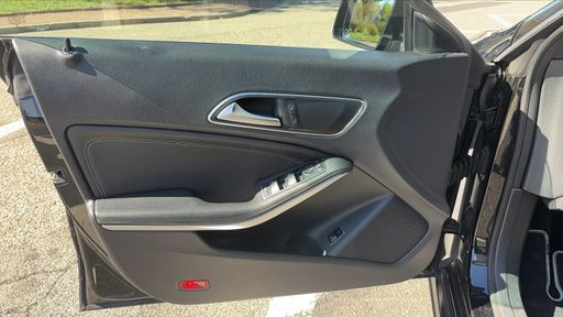 Mercedes Classe CLA Shooting Brake 220 CDI 177 7G-Tronic - Sensation – 2016 – 141934 km – Diesel – Boîte Automatique — photo 24