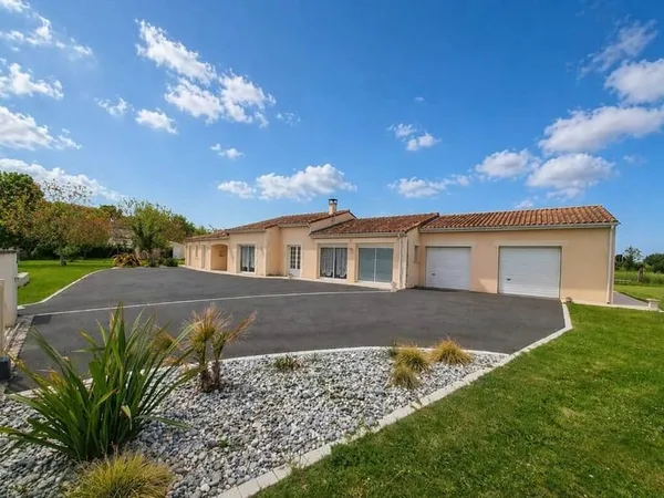Maison 6 pièces 202 m²