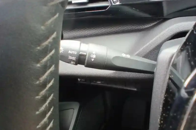 Peugeot 308 sw puretech 110ch s&amp;s bvm6 — photo 29